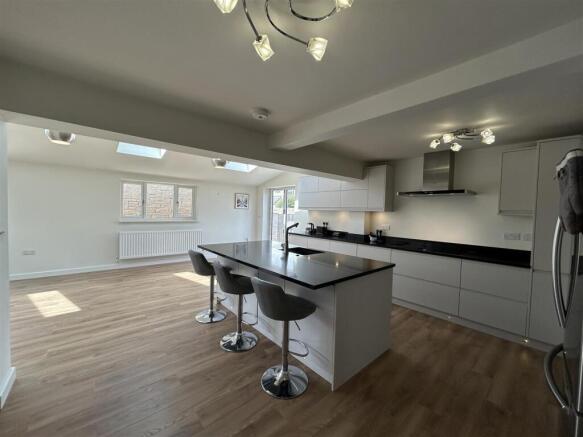 KITCHEN/DINING/FAMILY ROOM