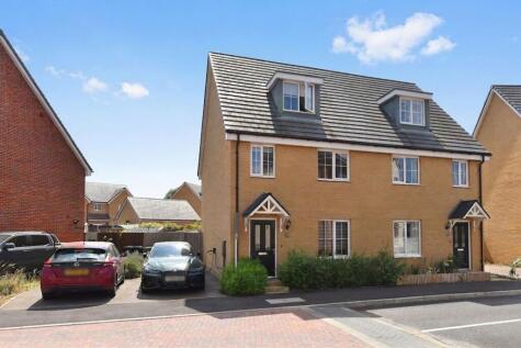 Hollyhock Way, Biggleswade, SG18