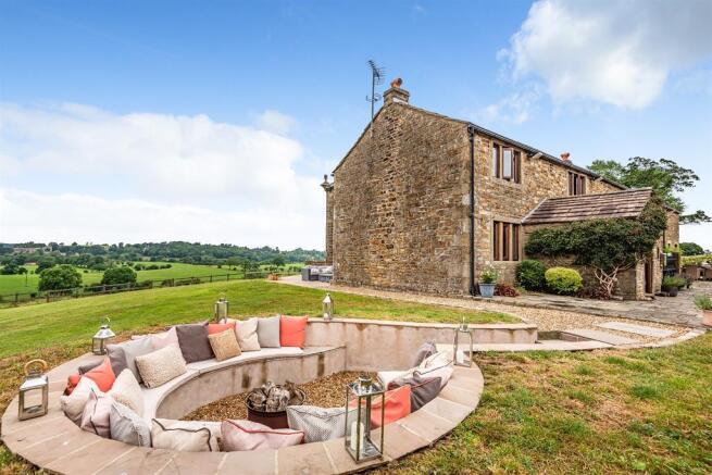 5 bed Detached for sale Image 10