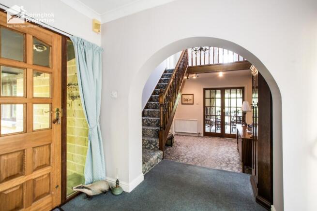 4 bed Detached for sale Image 11