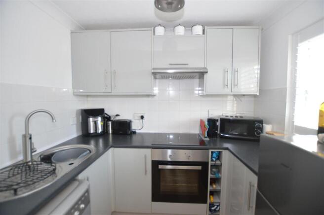 38 Beaumont Place kit.JPG