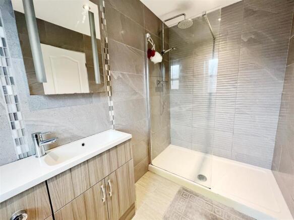 En Suite 2.jpg
