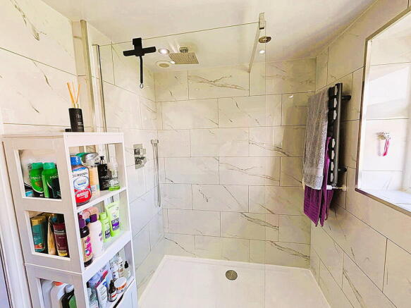 3 bed Semi-Detached for sale Image 12