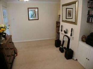 FAMILY ROOM 11' x 10'