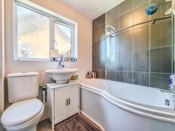 Bathroom-w.c.jpg