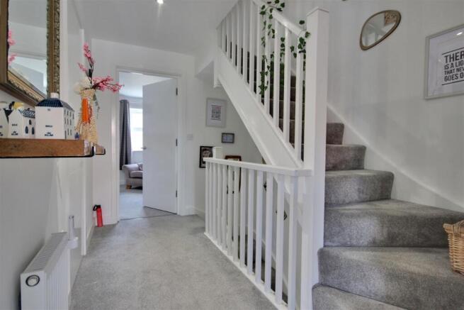 4 bed Semi-Detached for sale Image 9