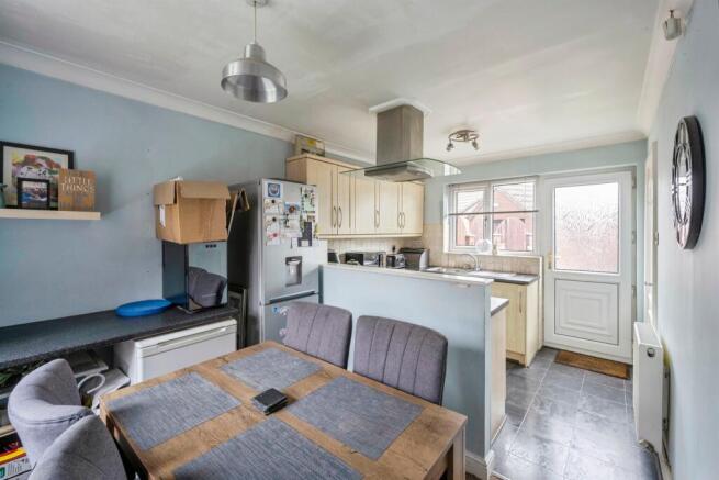 3 bed Detached for sale Image 7