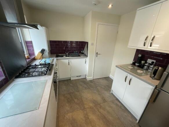 KITCHEN 9'9 x 9'4