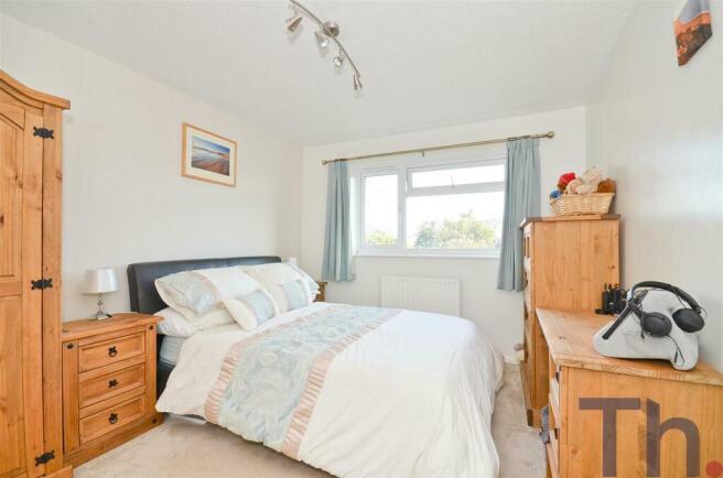 Bedroom 2.JPG
