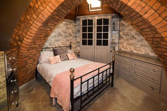 BEDROOM (2)