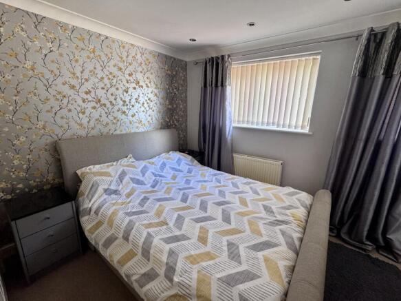 2 bed House to rent Image 12