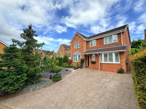 5 bed Detached for sale in barnsley