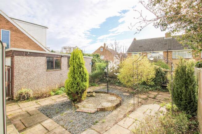 3 bed Semi-Detached Bungalow for sale Image 12