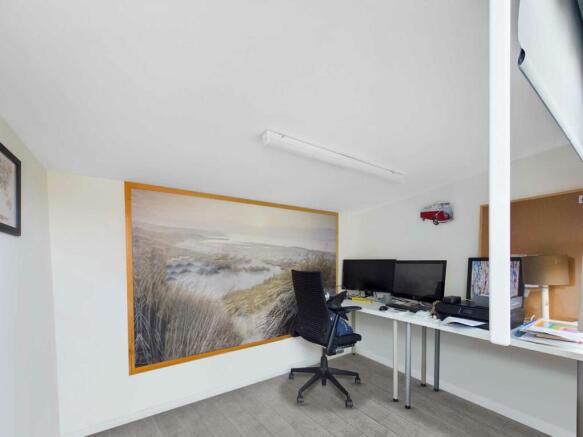 Photo 16