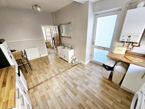 3 bed Terraced for sale Image 6