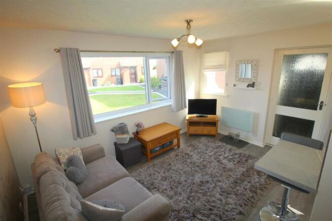 Cottam Avenue, 22 Lounge-kitchen 1.JPG
