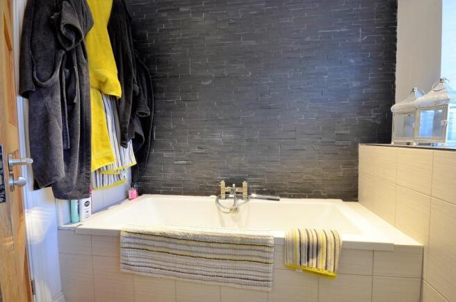 BATH & SEP SHOWER 