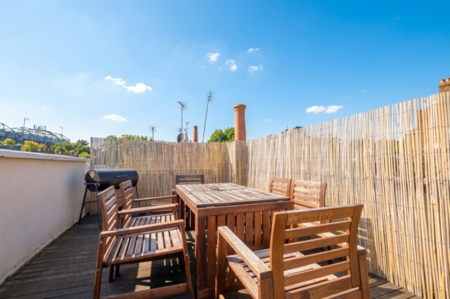 2 bed flat to rent