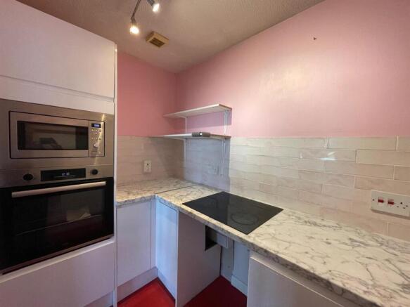 2 bed Apartment for sale Image 5