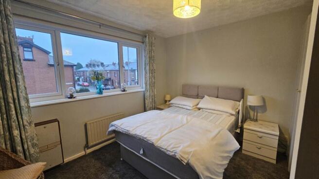 2 bed Semi-Detached for sale Image 8