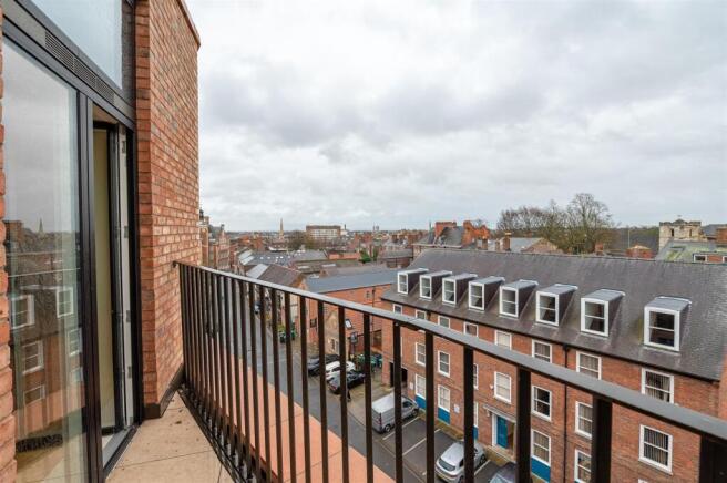 2 bed Apartment for sale Image 4