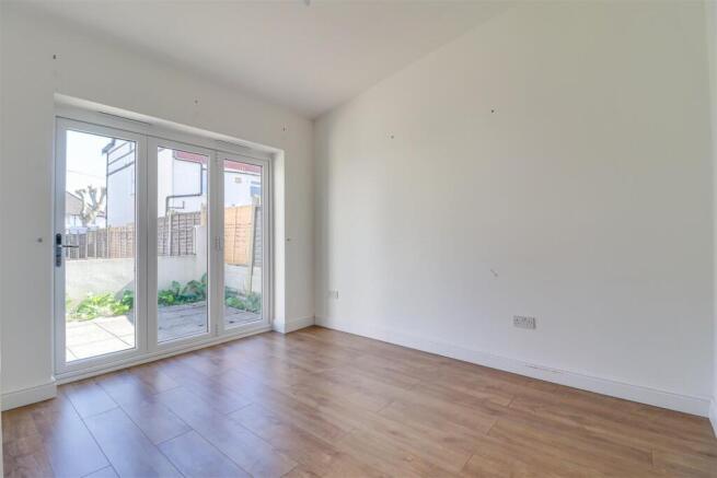Preston Mews, Westcliff-On-Sea photo 5