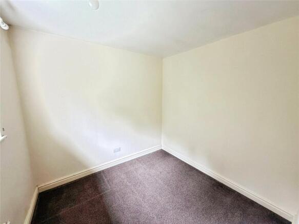 3 bed Terraced for sale Image 12