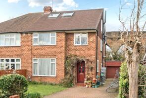 27, Greenwood Close, Thames Ditton KT7 0BG