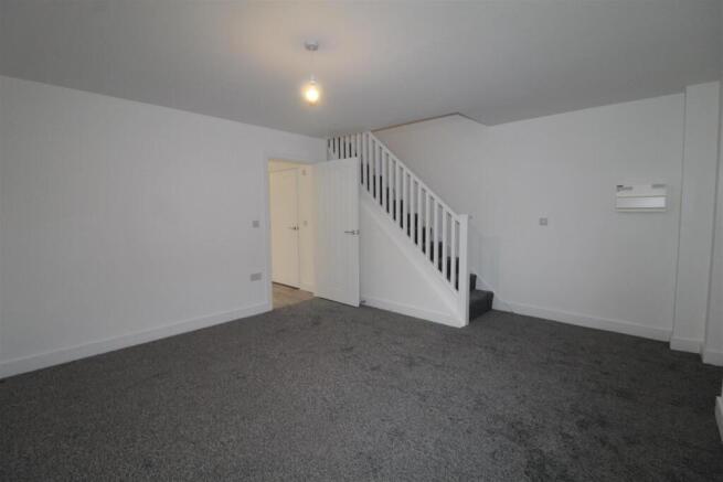 3 bed End of Terrace to rent Image 4