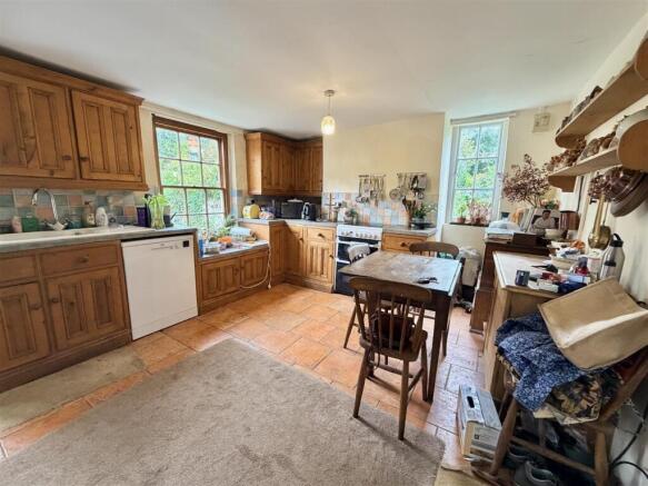 3 bed Semi-Detached for sale Image 5