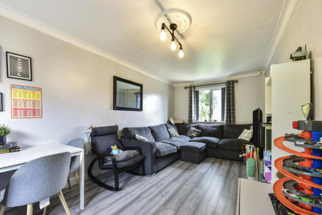 2 bed Semi-Detached for sale Image 5