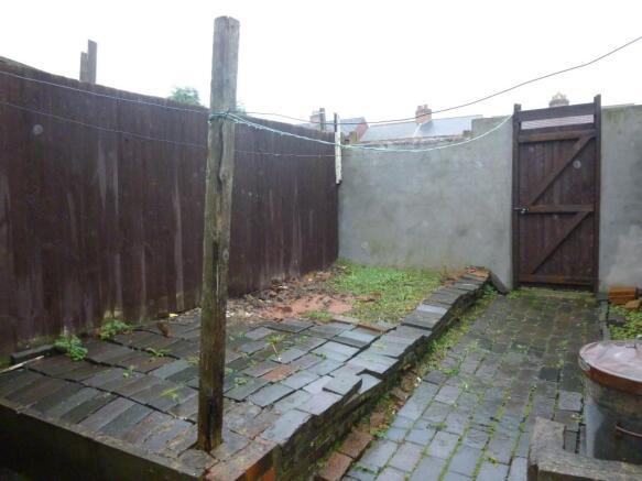 Enclosed Rear Yard