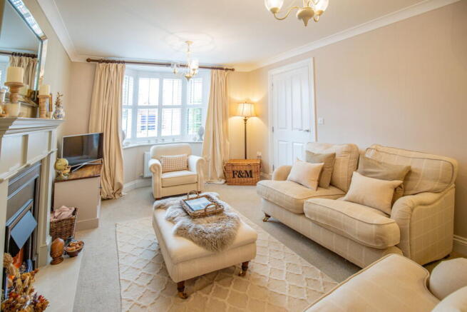 4 bed Detached for sale Image 4