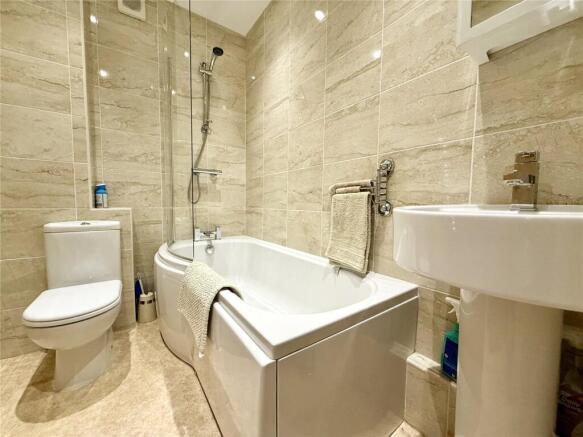 2 bed Apartment for sale Image 8