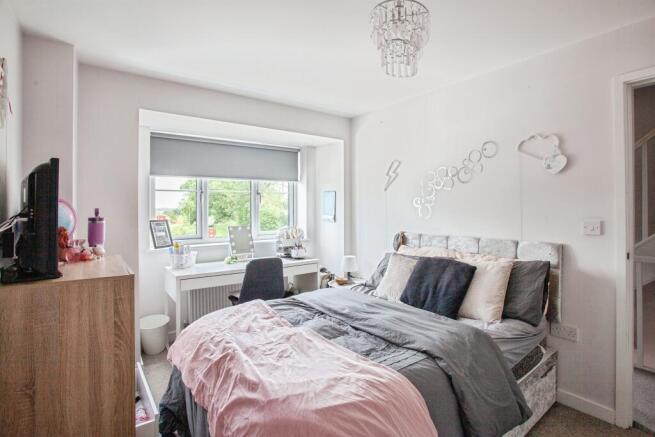 4 bed Town House for sale Image 11