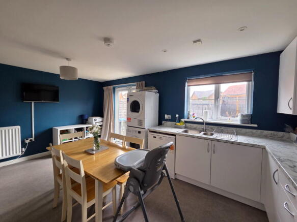 Clayton Close, Ash, Canterbury, CT3 2EJ photo 4