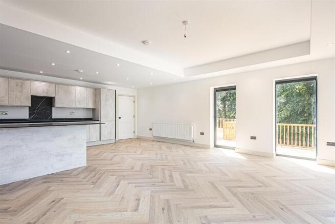 3 bed Apartment for sale Image 5