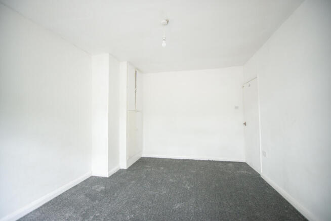 3 bed Semi-Detached to rent Image 10