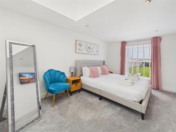4 bed Detached for sale Image 6