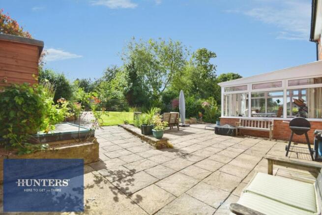 REAR GARDEN 01.jpg