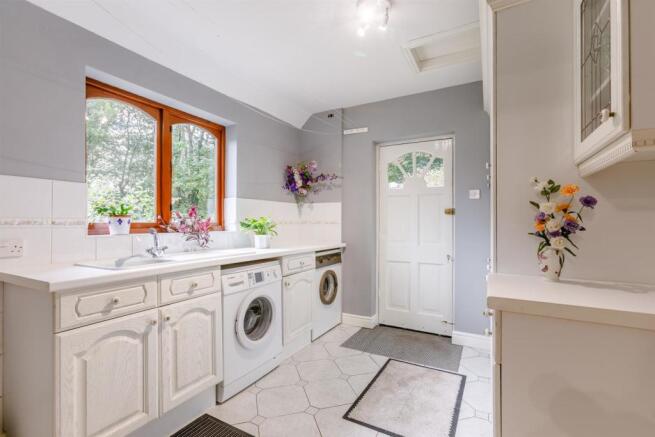 8482061-interior10.jpg