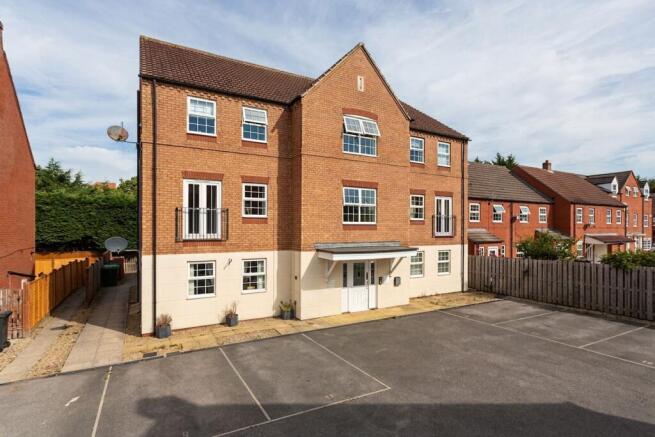 2 bed Flat for sale Image 10
