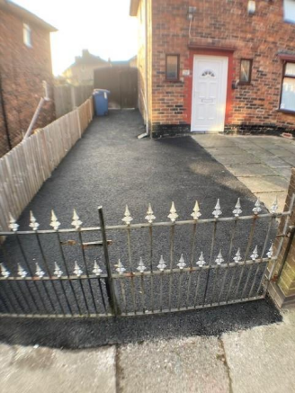 08-side-driveway.png