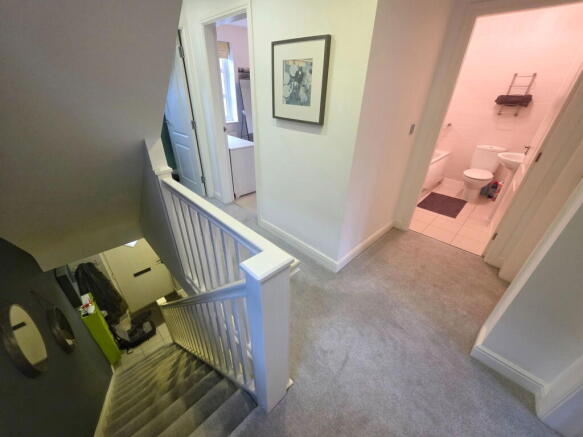4 bed Semi-Detached for sale Image 10
