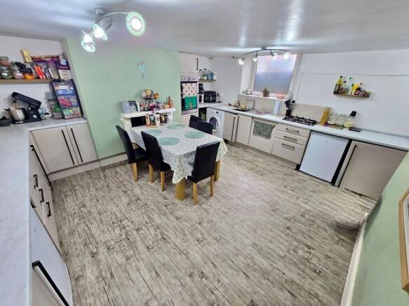 3 bed Terraced for sale Image 4