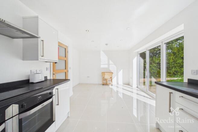 3 bed Detached for sale Image 4