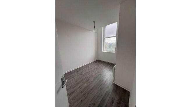 1 bed Apartment to rent Image 6
