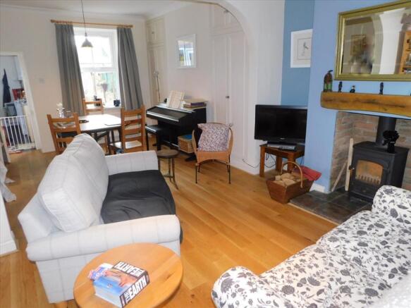 LIVING / DINING ROOM