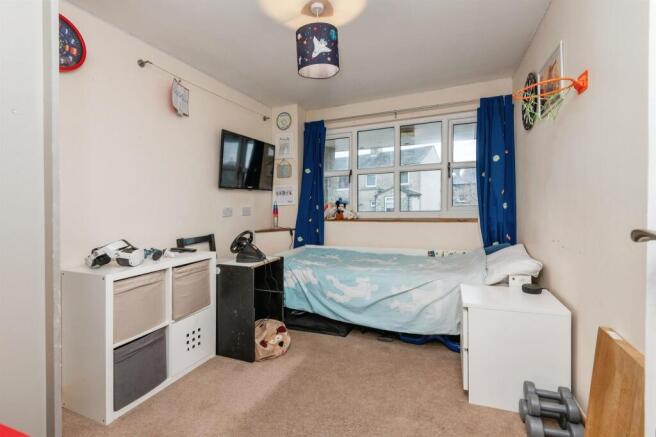 5 bed Detached for sale Image 12