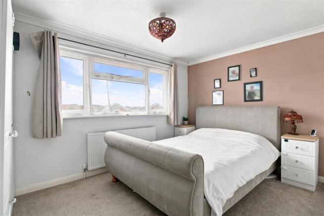 Sandringham Close, Seaford photo 4